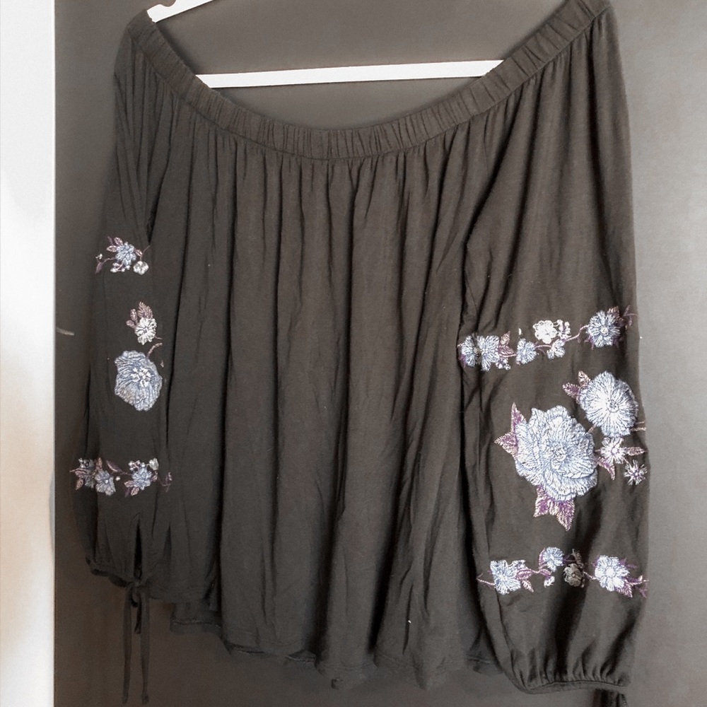 American Eagle off the shoulder floral top